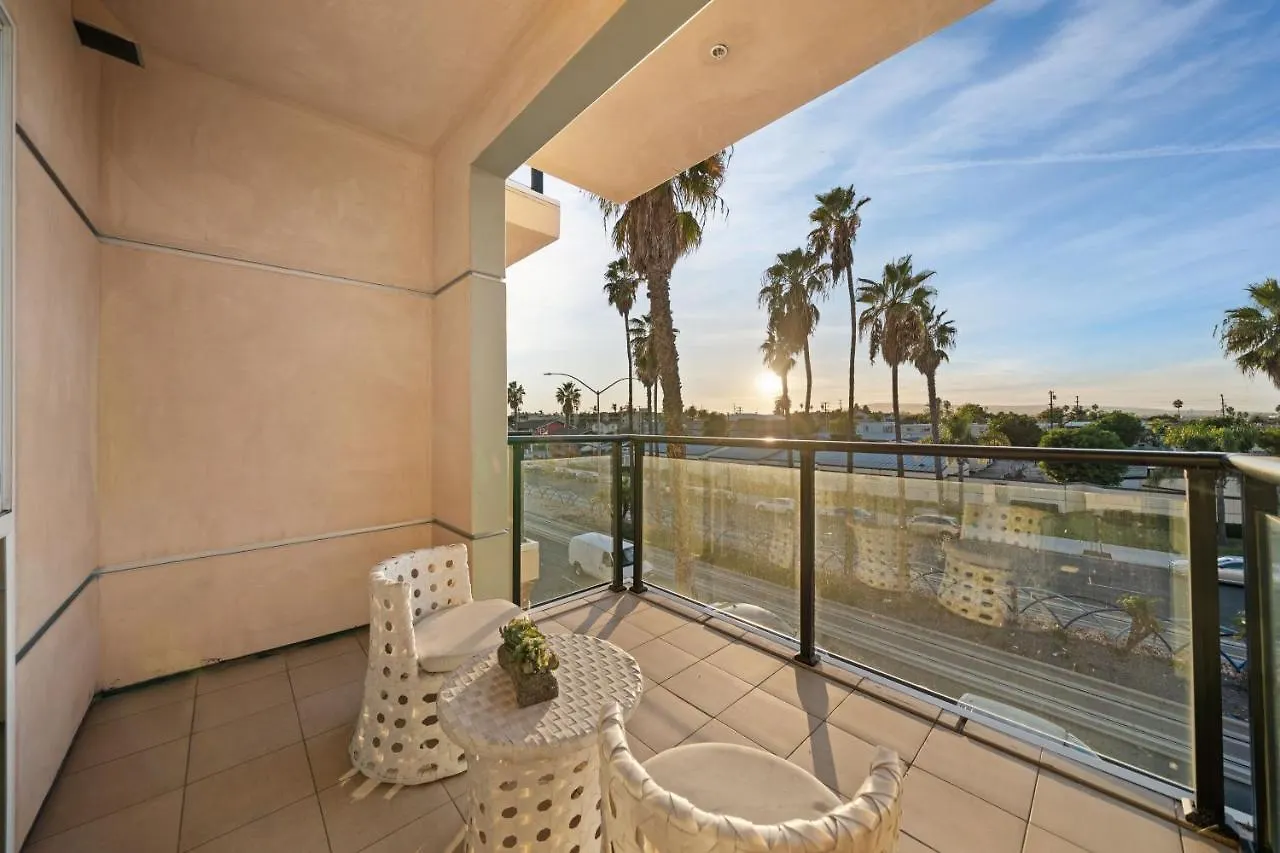 Long Beach Mordern Apt