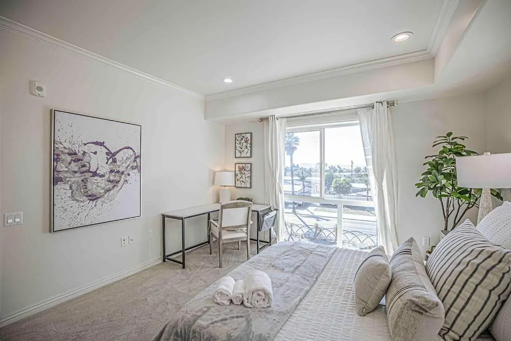 Long Beach Mordern Apt